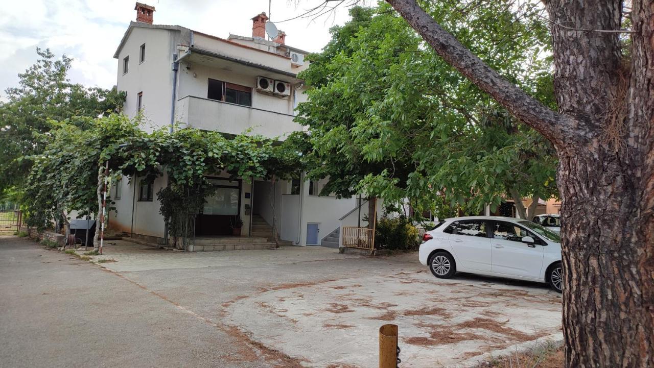 Apartment Blaskovic Pula Exterior foto